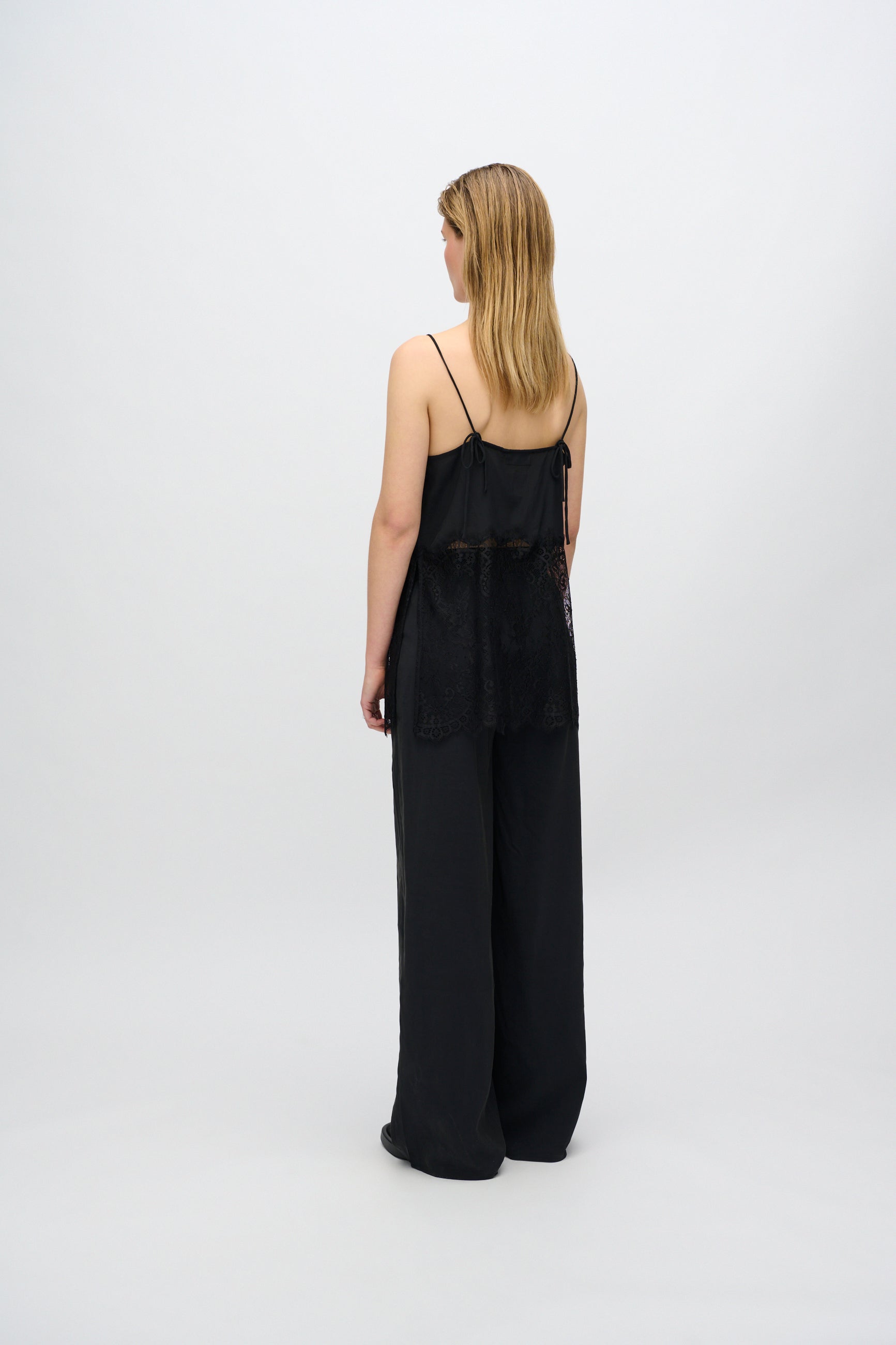 minimum female Elia top with lace 4257 Top 999 Black