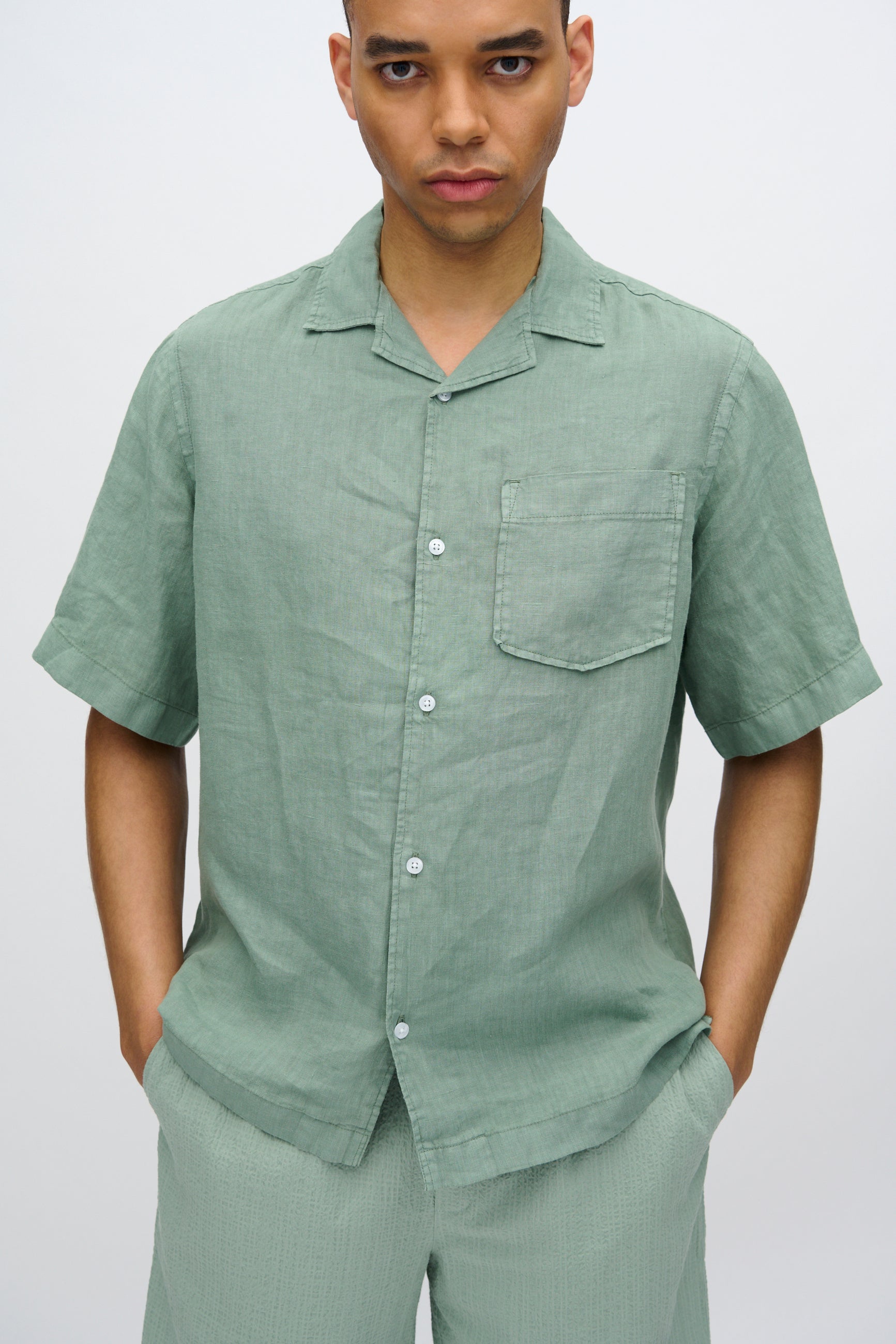 minimum male Hayden short sleeved linen shirt 4115 Short Sleeved Shirt 5808 Iceberg Green