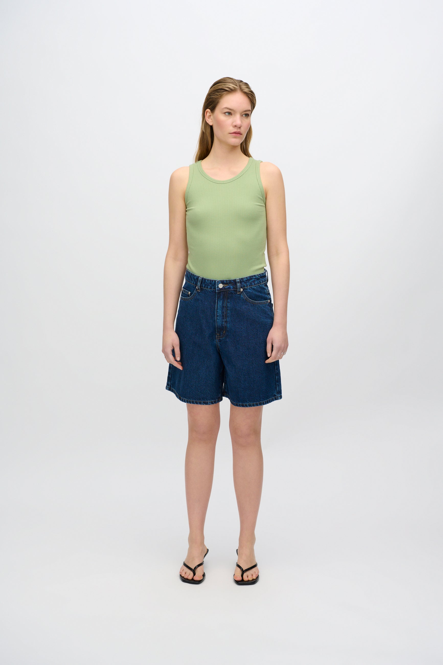 minimum female Lila tank top 4226 GOTS Gilet 6317 Quiet Green