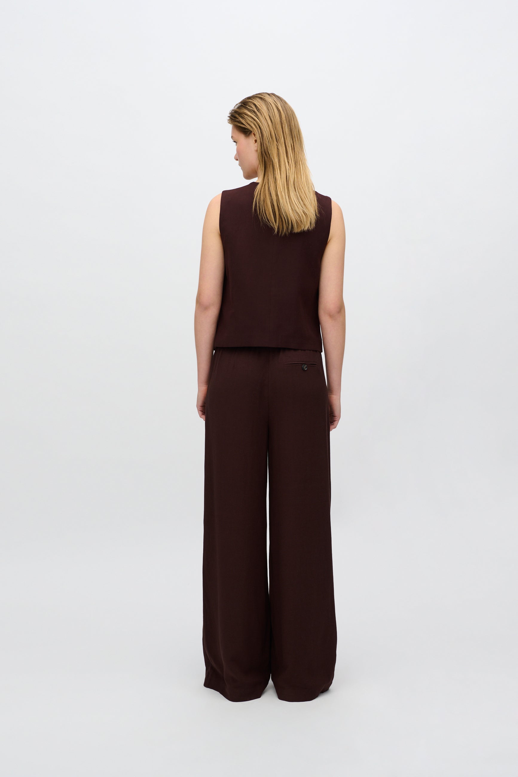 minimum female Melina fitted vest 3069 Waistcoat 1910 French Roast