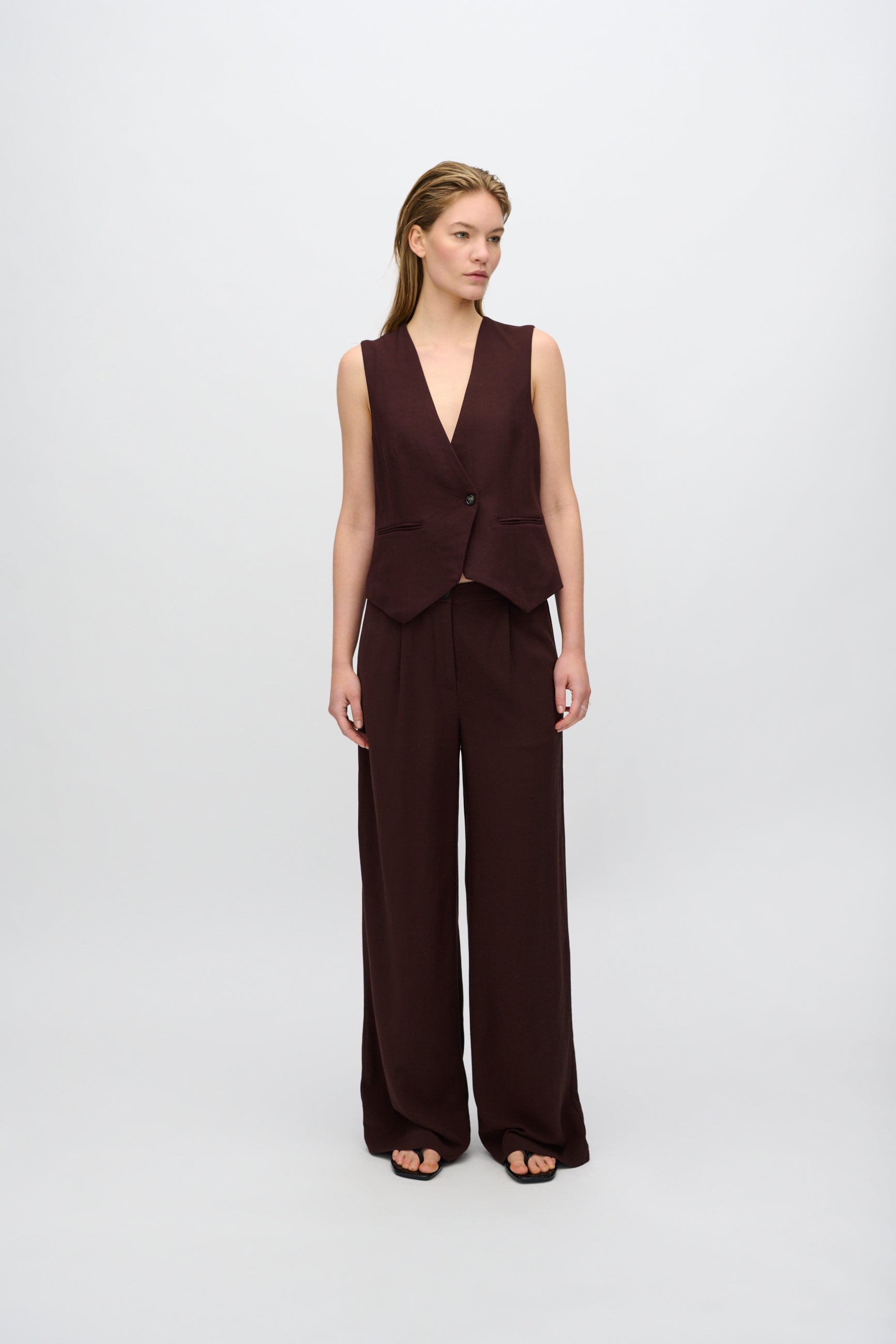 minimum female Melina fitted vest 3069 Waistcoat 1910 French Roast