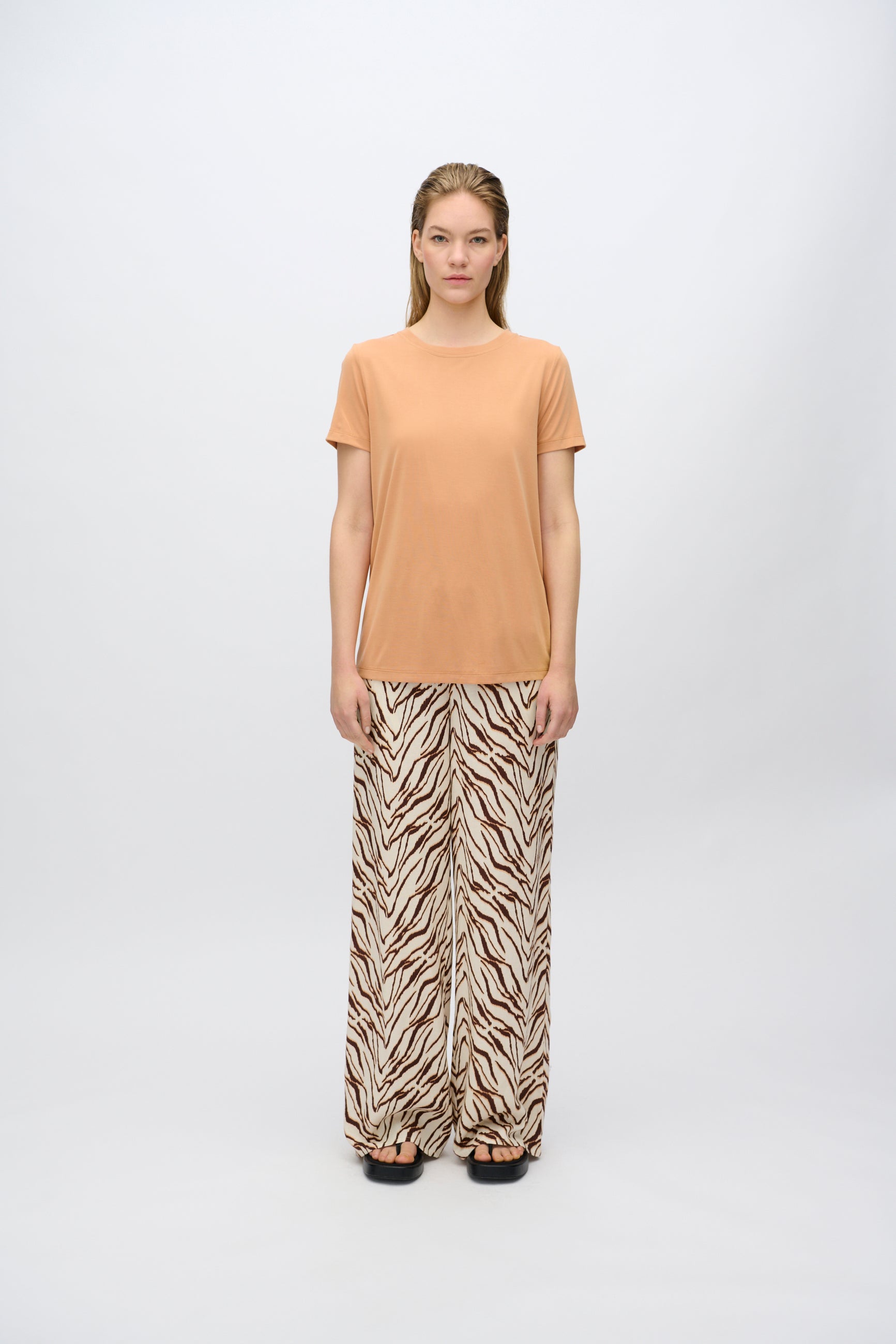 minimum female Rynah t-shirt 2.0 0281 Short Sleeved T-shirt 1235 Sandstorm