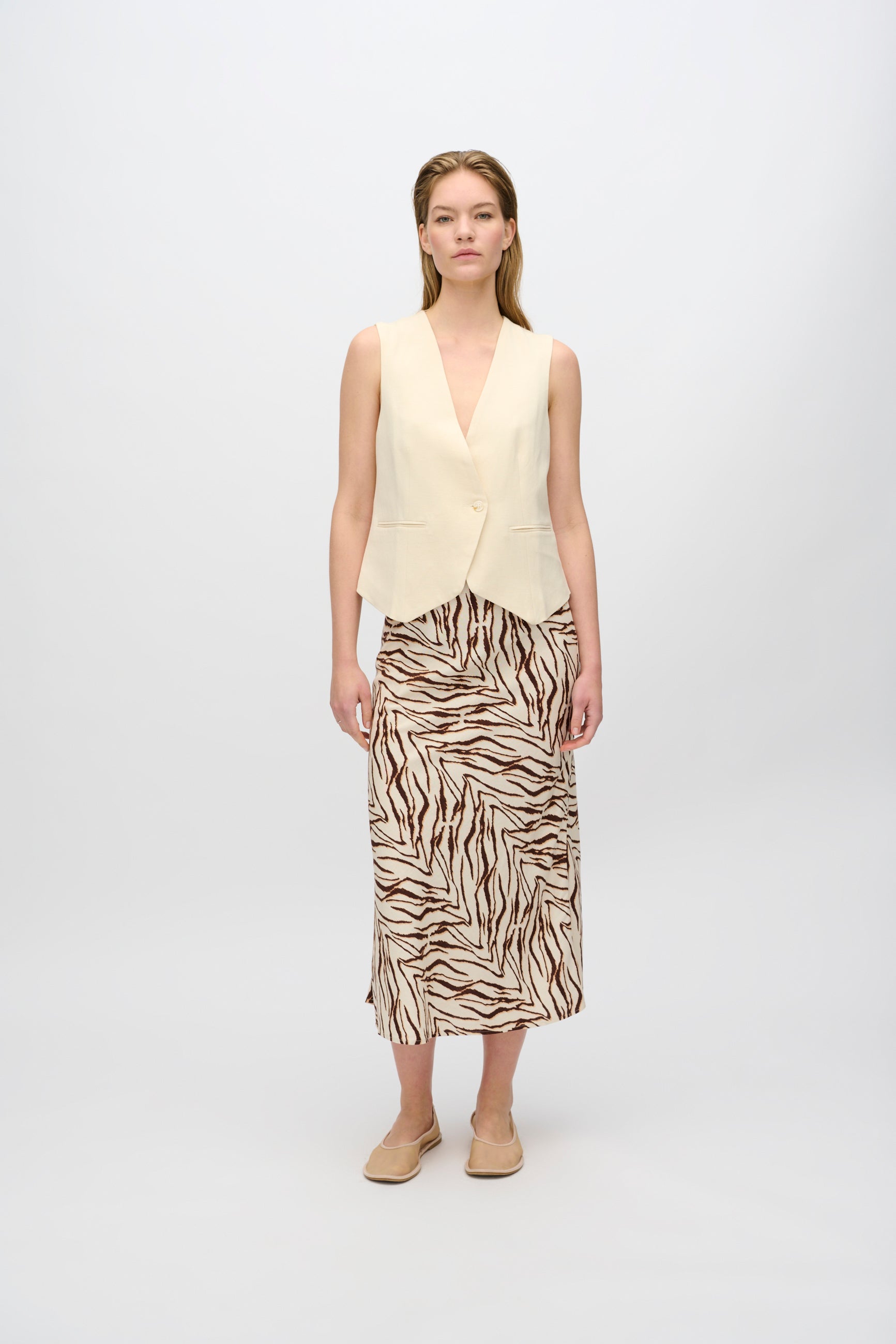 minimum female Beryls linen blend midi skirt 4263 Midi Skirt 1235 Sandstorm