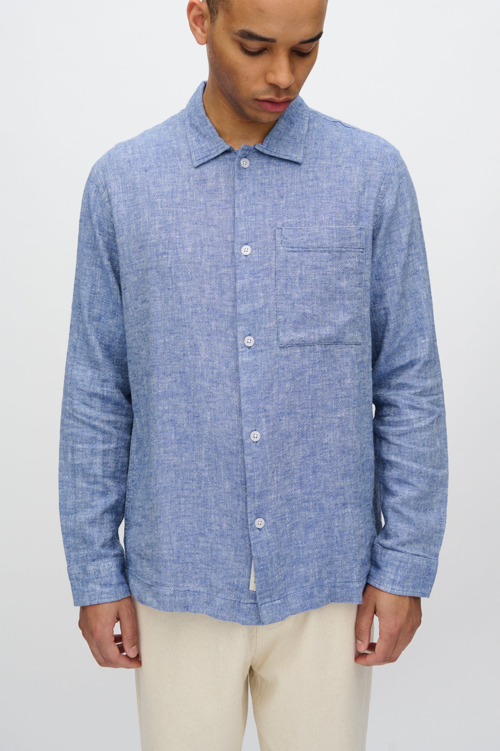 minimum male Francis long sleeved shirt in linen blend 4236 Long Sleeved Shirt 4105 Angel Falls