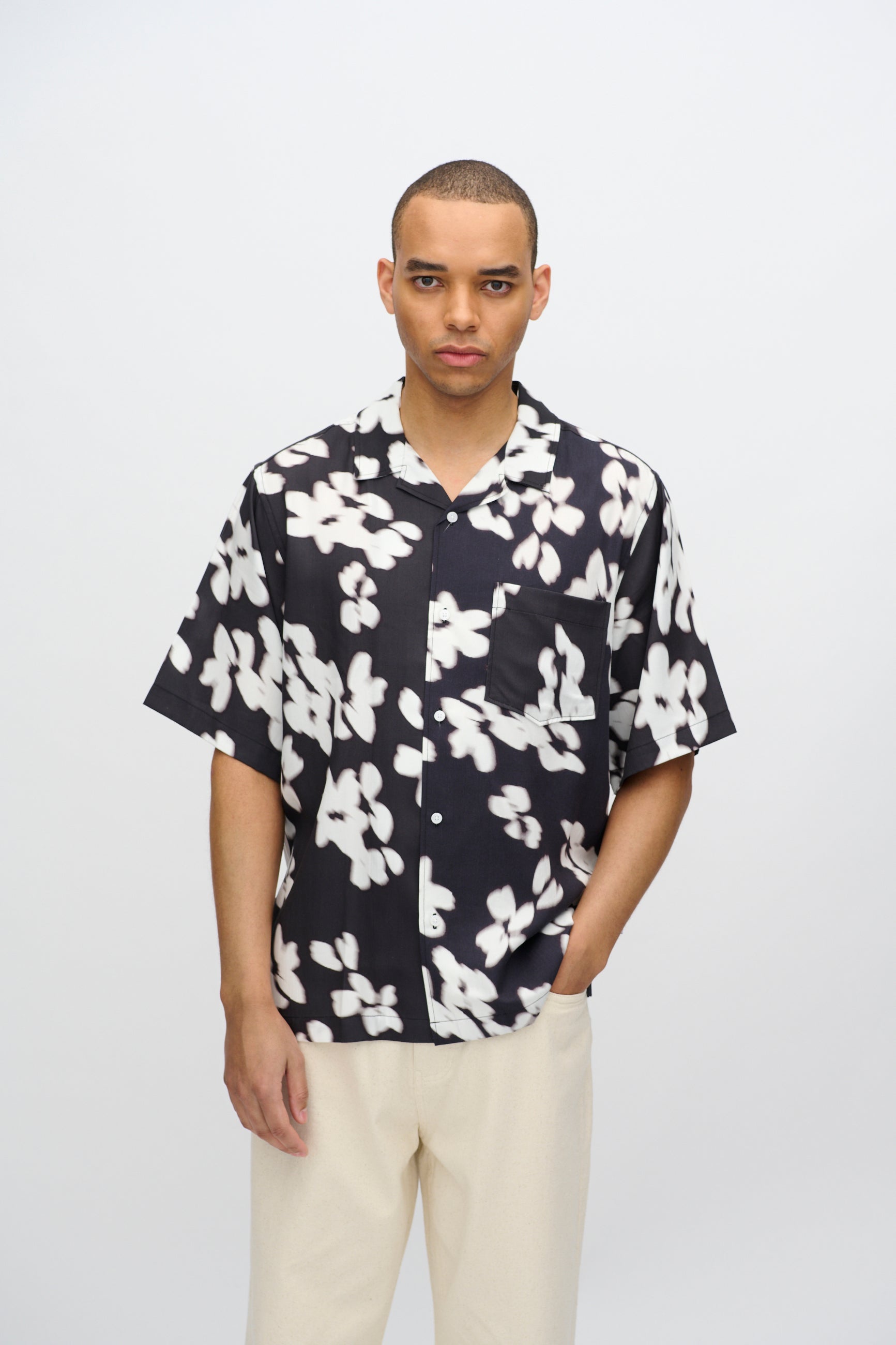 minimum male Hayden relaxed short sleeved shirt 4230 Short Sleeved Shirt 999 Black
