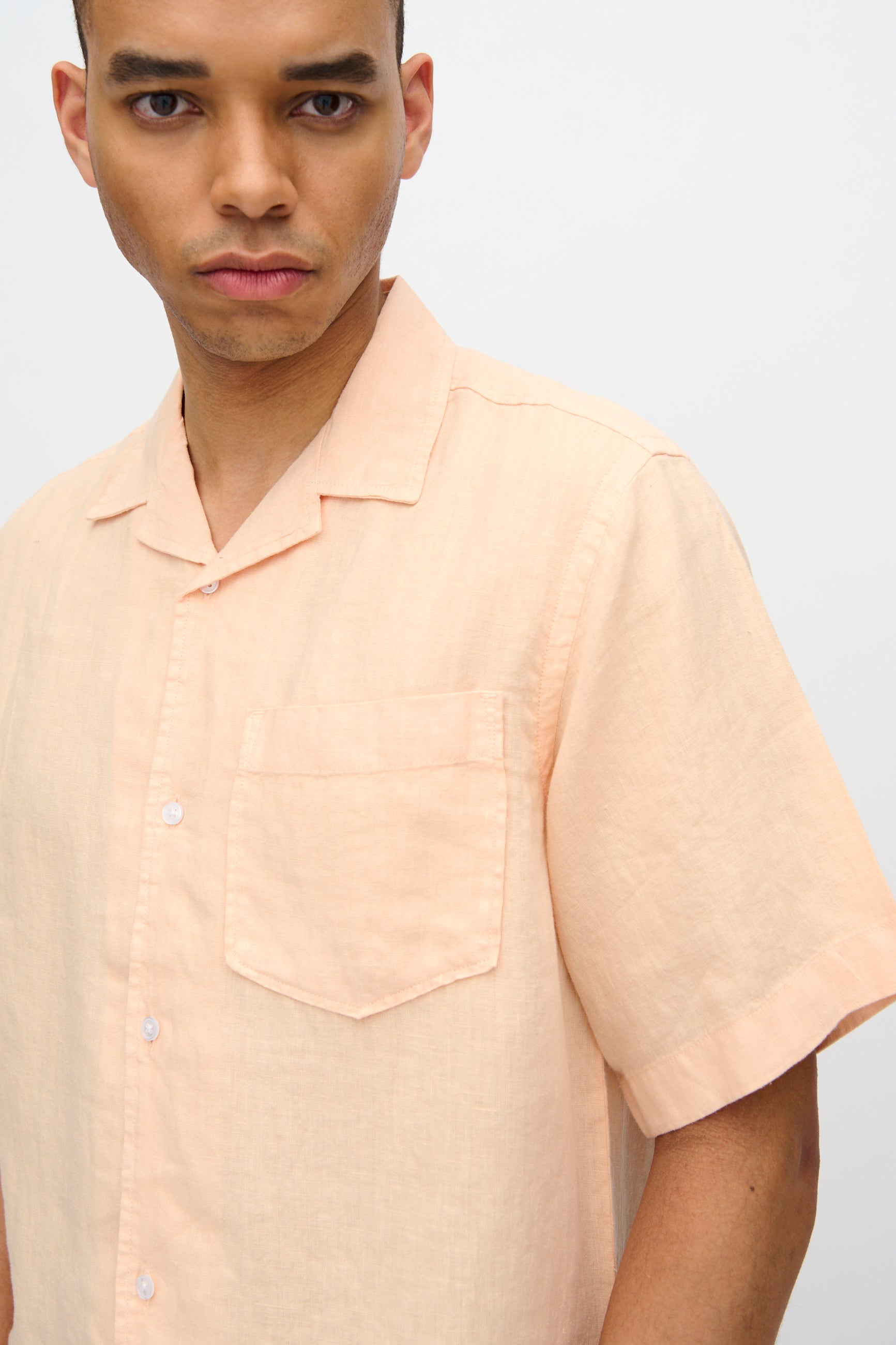 minimum male Hayden short sleeved linen shirt 4115 Short Sleeved Shirt 1110 Creme De Peche