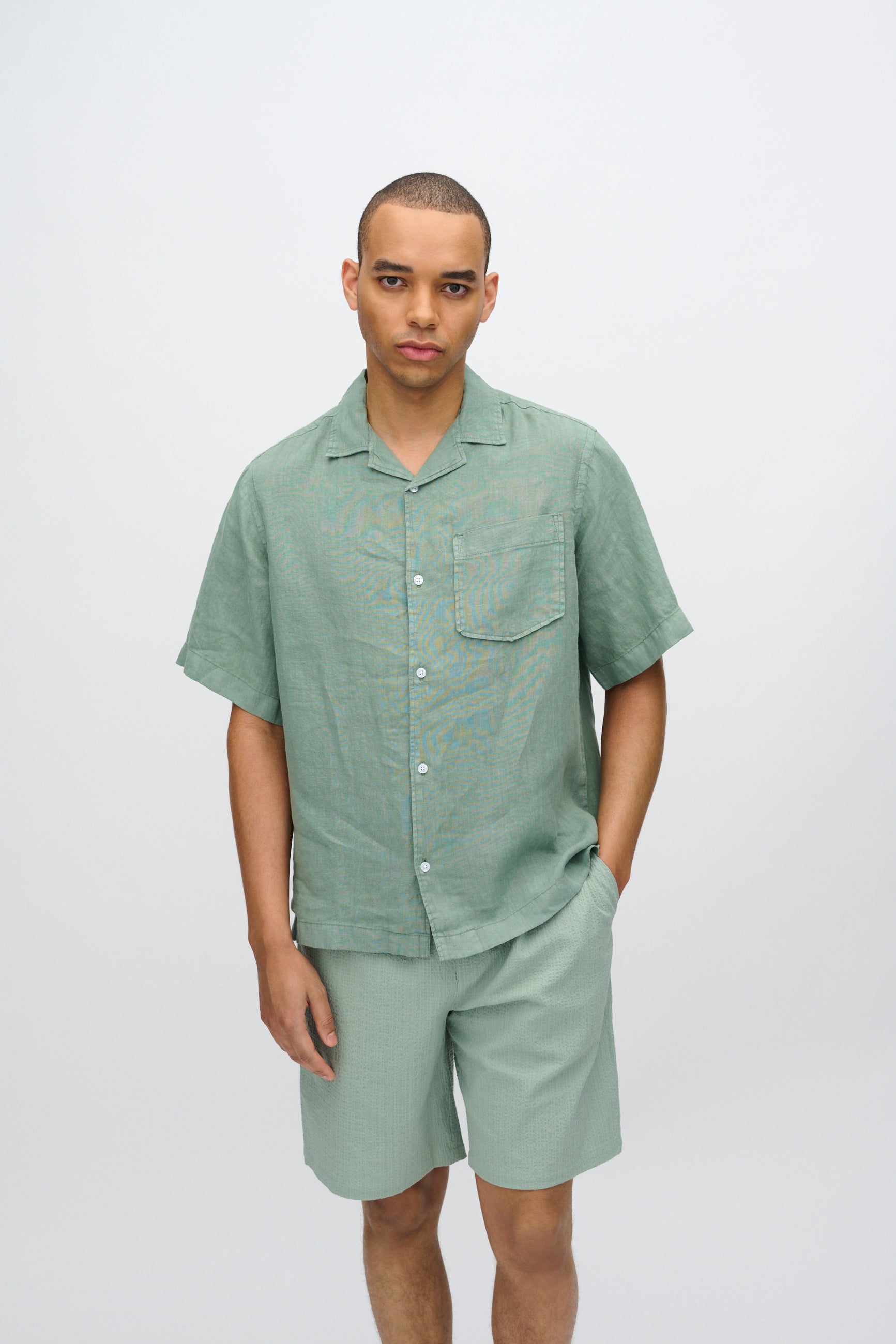 minimum male Hayden short sleeved linen shirt 4115 Short Sleeved Shirt 5808 Iceberg Green