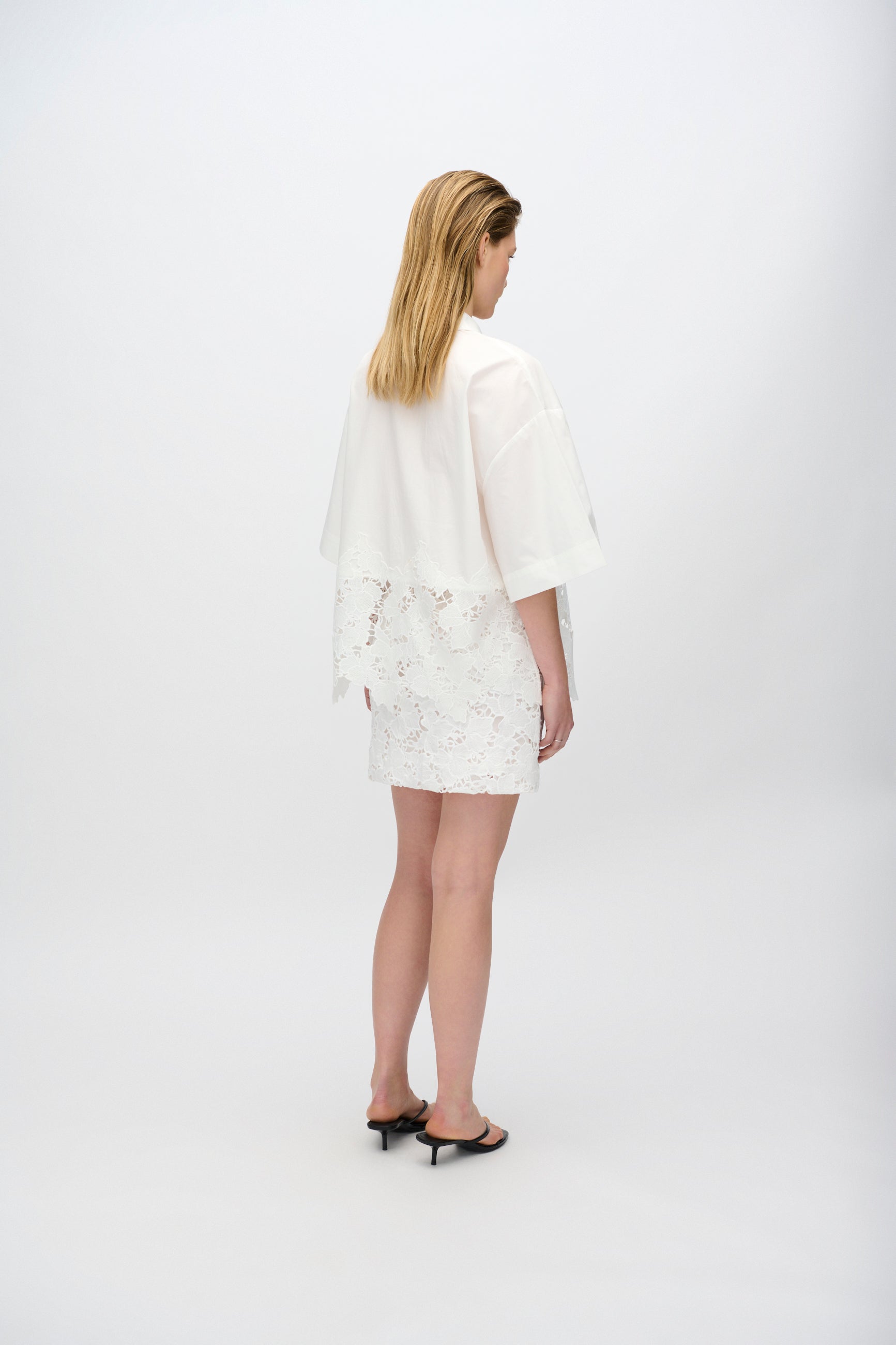 minimum female Ines short sleeved shirt with lace 4256 Short Sleeved T-shirt 0608 Coco Milk