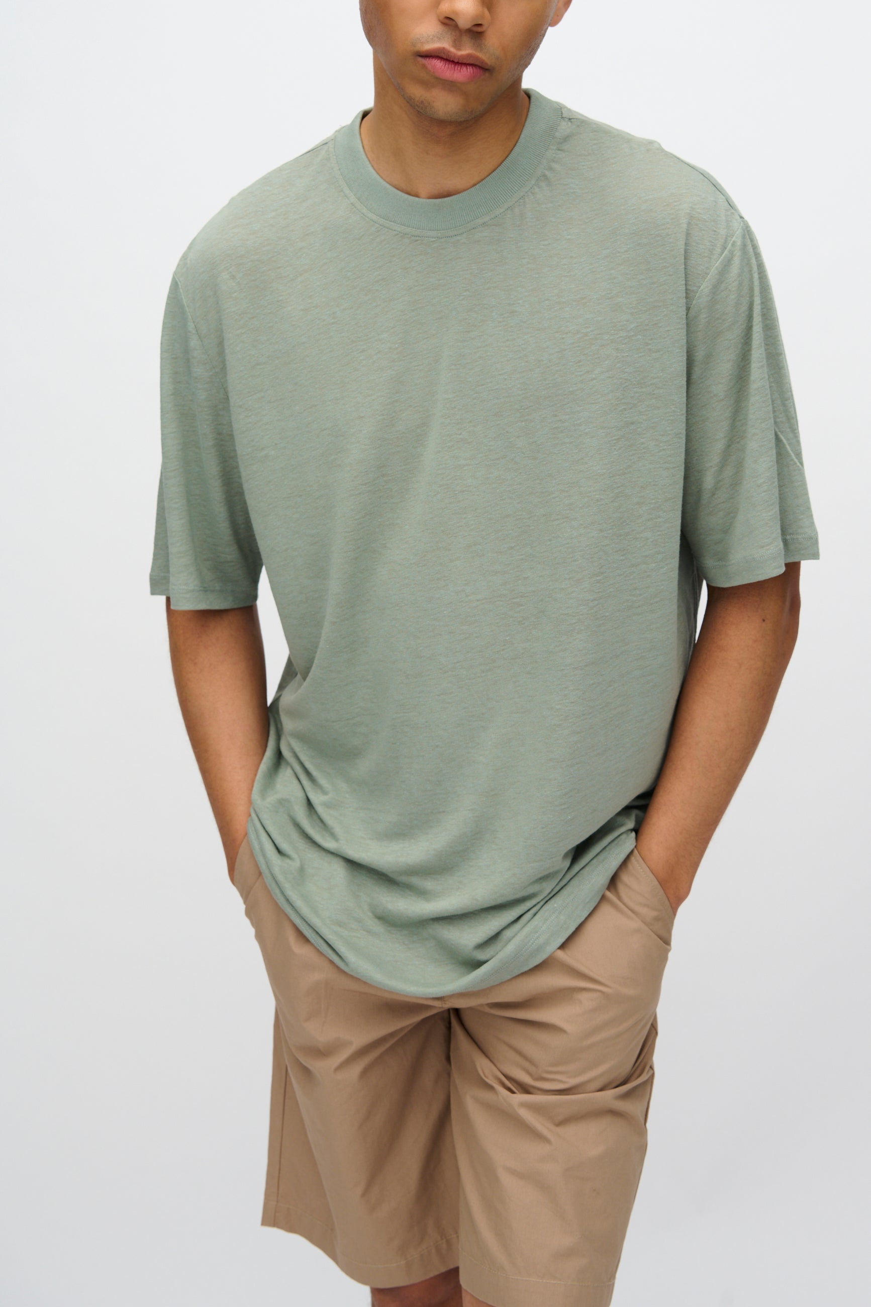 minimum male Lono relaxed t-shirt in linen and modal blend 4159 Long Sleeved T-shirt 5808 Iceberg Green
